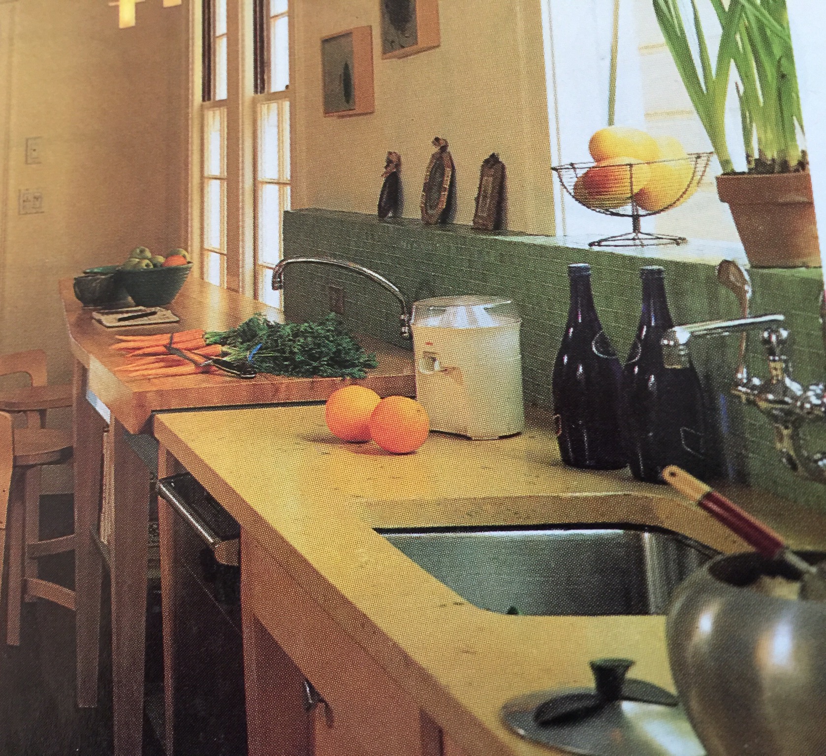 Stoneware bowls with brown and white glaze